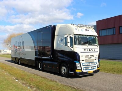 Tekno Tekno Volvo FH04 Globetrotter XL 4x2 met 2-assige bloementrailer J&N BLUMEN