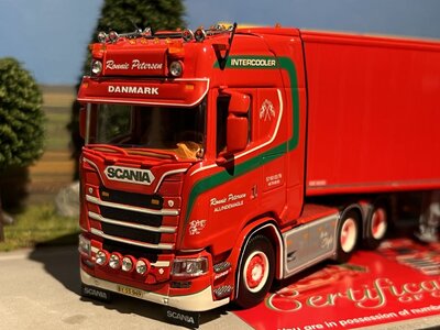 Tekno Tekno Scania Next Gen S650 with walkingfloor trailer PETER STEEN