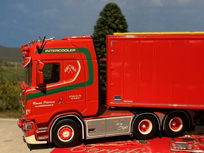 Tekno Tekno Scania Next Gen S650 met walkingfloor oplegger PETER STEEN