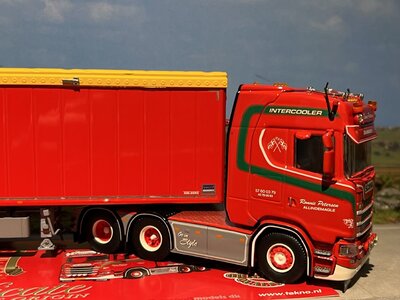 Tekno Tekno Scania Next Gen S650 met walkingfloor oplegger PETER STEEN