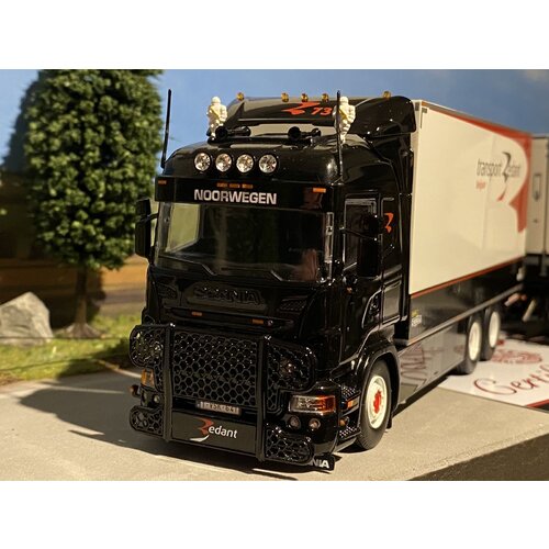 Tekno Tekno Scania R730 Highline 6x2 rigid truck with 3-axle trailer TOM REDANT Tekno Tekno Scania R730 Highline 6x2 rigid truck with 3-axle trailer TOM REDANT