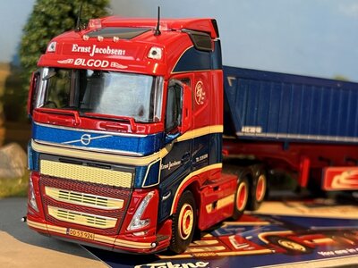 Tekno Tekno Volvo FH05 met 4-as Deense kipper ERNST JOCOBSEN