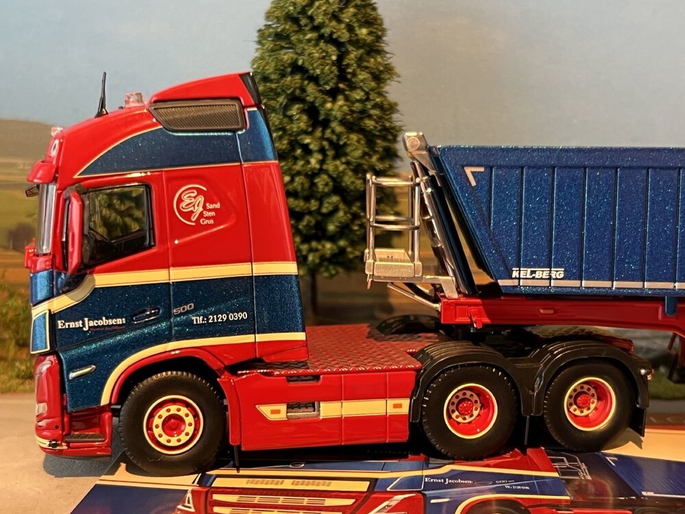 Tekno Tekno Volvo FH05 met 4-as Deense kipper ERNST JOCOBSEN