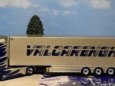 Tekno Tekno Scania Next Gen S-serie Highline 4x2 with 3-axle reefer trailer VALCARENGHI