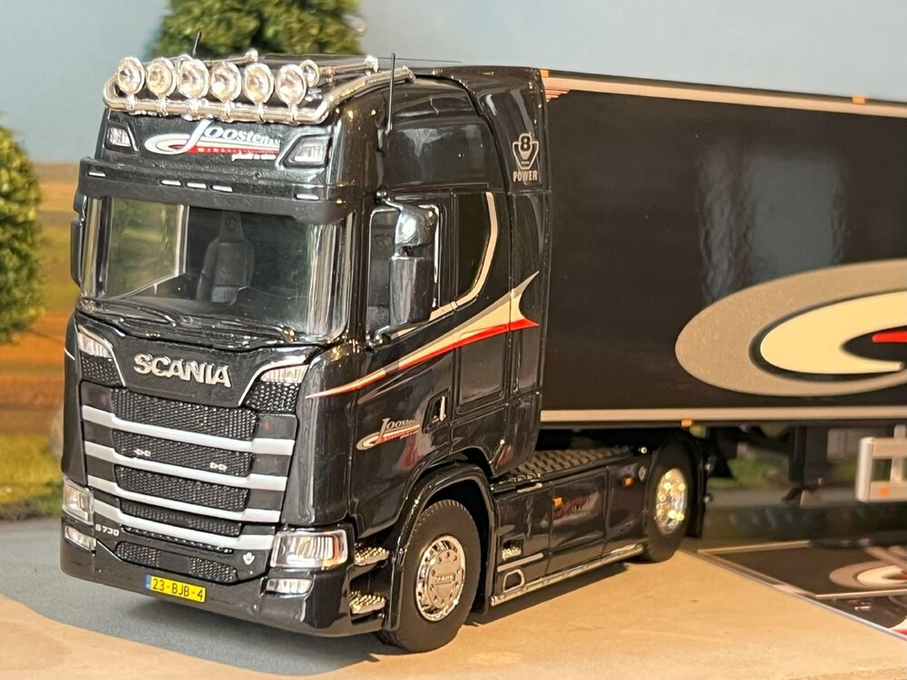 Tekno Tekno Scania S730 Highline with 3-axle box trailer JOOSTEN