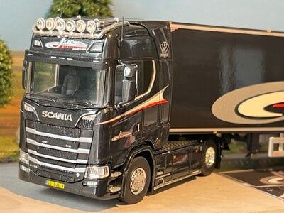 Tekno Tekno Scania S730 Highline with 3-axle box trailer JOOSTEN