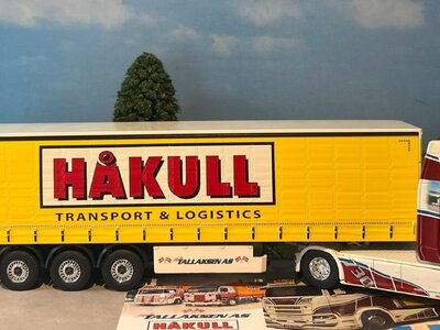 Tekno Tekno Scania Next Gen 6x2 with 3-axle curtainside trailer HAKULL - TALLAKSEN