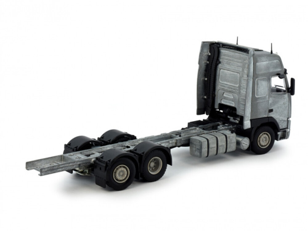 Tekno Tekno Volvo FH01 Globetrotter XL 6x2 rigid chassis tractor kit