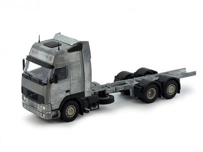 Tekno Volvo FH01 Globetrotter XL 6x2 rigid chassis tractor kit