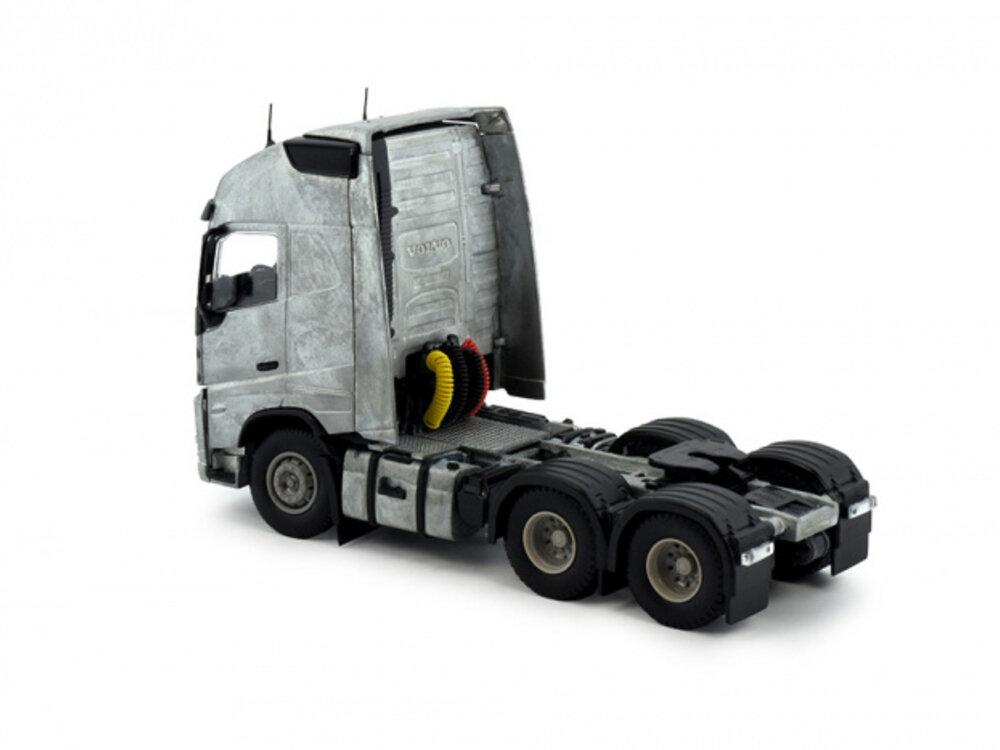 Tekno Tekno Volvo FH05 Globetrotter XL 6x4 tractor kit