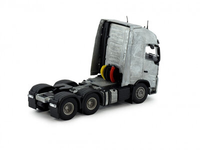 Tekno Tekno Volvo FH05 Globetrotter XL 6x4 tractor kit