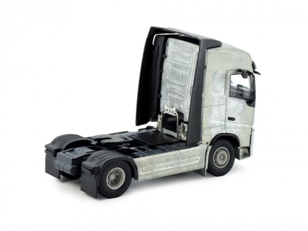 Liontoys Lion Volvo FH04 Globetrotter 4x2 tractor kit