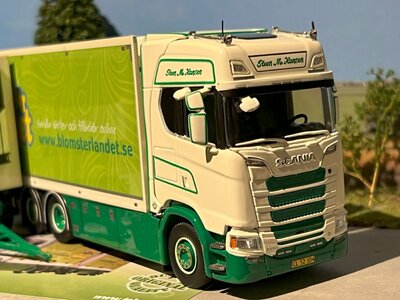 Tekno Tekno Scania Next Gen S-serie Highline motorwagen met 3-assige aanhanger STEEN HANSEN