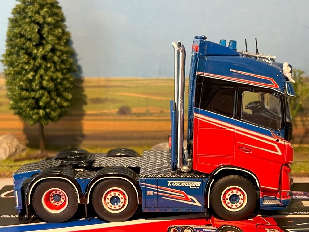 Tekno Tekno Volvo FH04 Globetrotter 6x2 T. Oscarssons