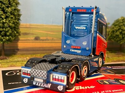 Tekno Tekno Volvo FH04 Globetrotter 6x2 T. Oscarssons