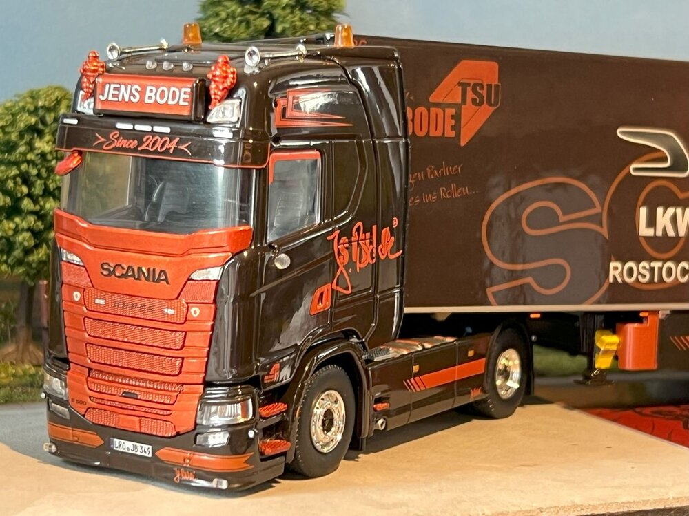 Tekno Tekno Scania S Highline with 3-axle reefer trailer JENS BODE
