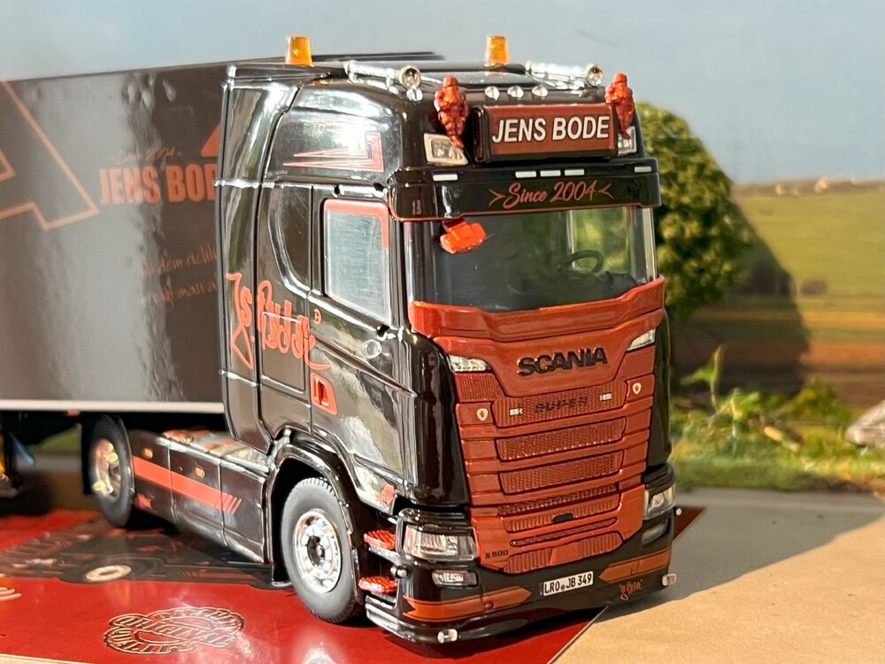 Tekno Tekno Scania S Highline met 3-assige koeloplegger JENS BODE