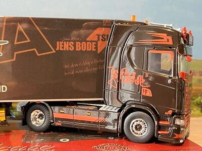 Tekno Tekno Scania S Highline met 3-assige koeloplegger JENS BODE