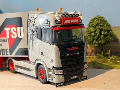 Tekno Tekno Scania S Highline met 3-assige koeloplegger JENS BODE