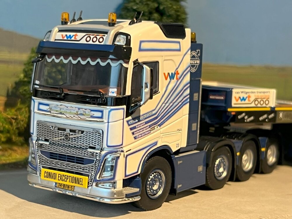 WSI WSI Volvo FH4 Globetrotter 8x4 with 4-axle lowloader + 2-axle dolly  van Wijgerden