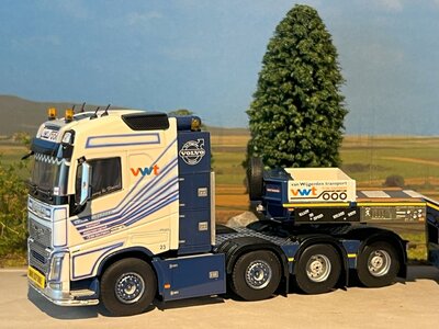 WSI WSI Volvo FH4 Globetrotter 8x4 with 4-axle lowloader + 2-axle dolly  van Wijgerden