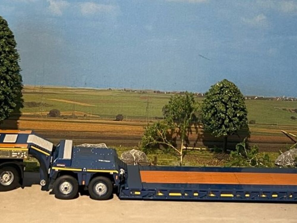 WSI WSI Volvo FH4 Globetrotter 8x4 with 4-axle lowloader + 2-axle dolly  van Wijgerden