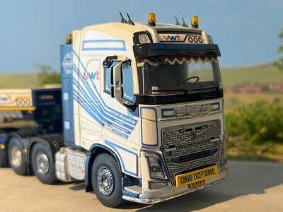 WSI WSI Volvo FH4 Globetrotter 8x4 with 4-axle lowloader + 2-axle dolly  van Wijgerden