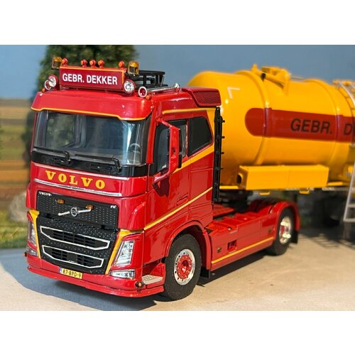 WSI WSI Volvo FH4 sleeper cab 4x2 + 3-axle Tank trailer vacuum GEBR. DEKKER VOF WSI WSI Volvo FH4 sleeper cab 4x2 + 3-axle Tank trailer vacuum GEBR. DEKKER VOF