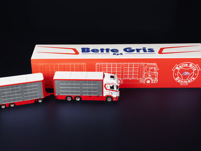 IMC IMC Scania S High roof boxed truck with 3-axle livestock trailer BETTE GRIS