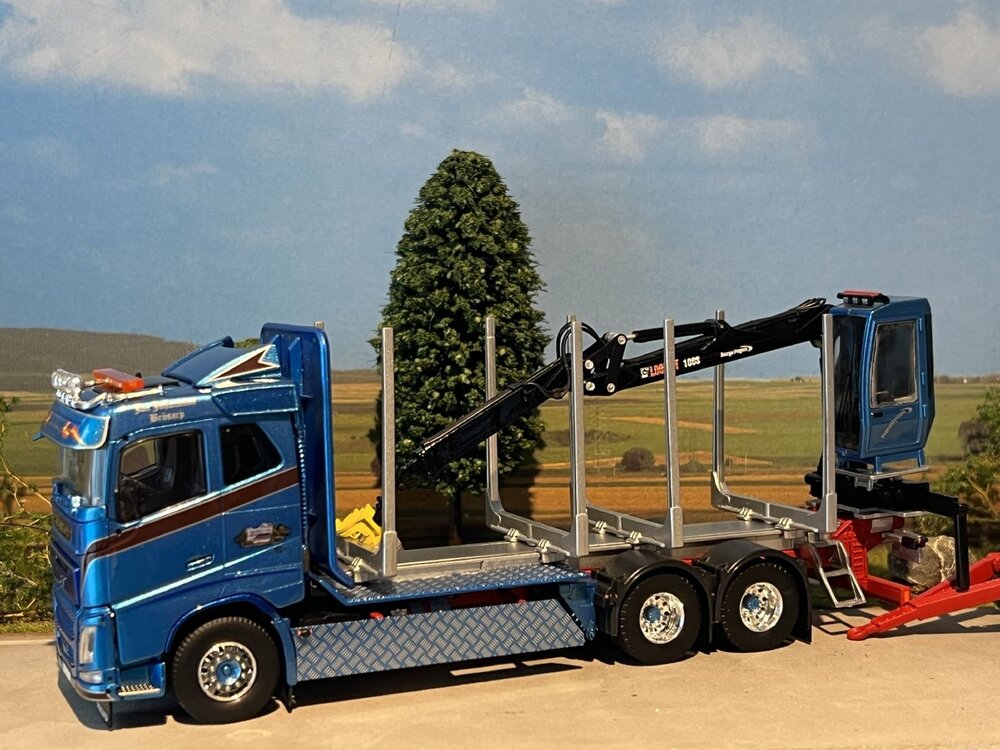 Tekno Volvo FH04 motorwagen aanhanger met houtopbouw JAN JOHANSSON