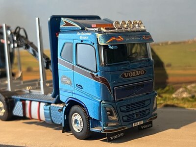 Tekno Tekno Volvo FH04 motorwagen aanhanger met houtopbouw JAN JOHANSSON