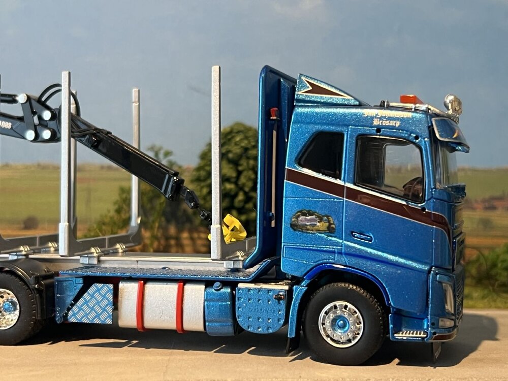 Tekno Volvo FH04 motorwagen aanhanger met houtopbouw JAN JOHANSSON