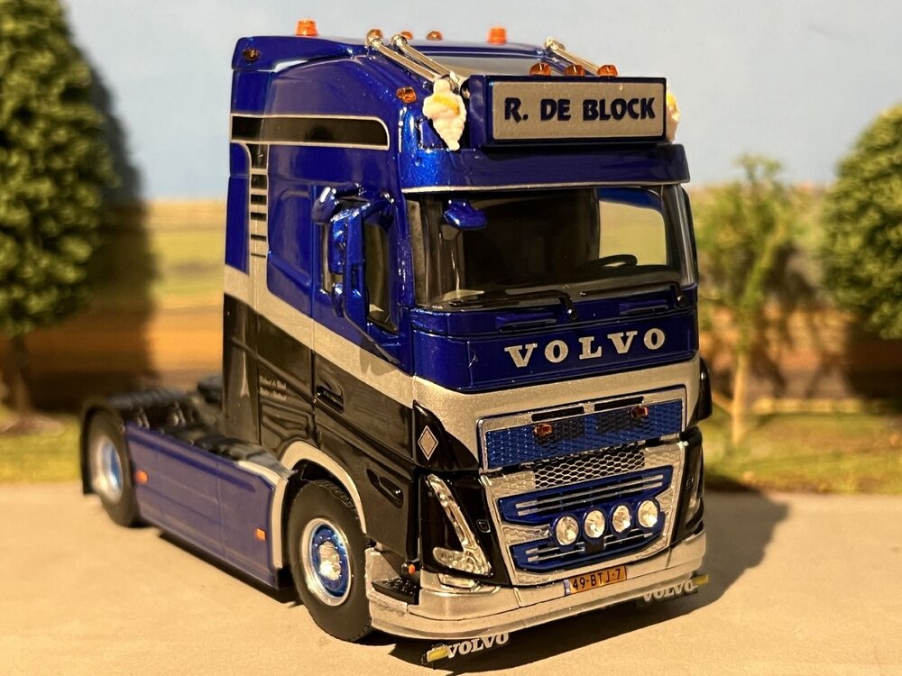 WSI WSI Volvo FH5 Globetrotter XL 4x2 Roland de Block