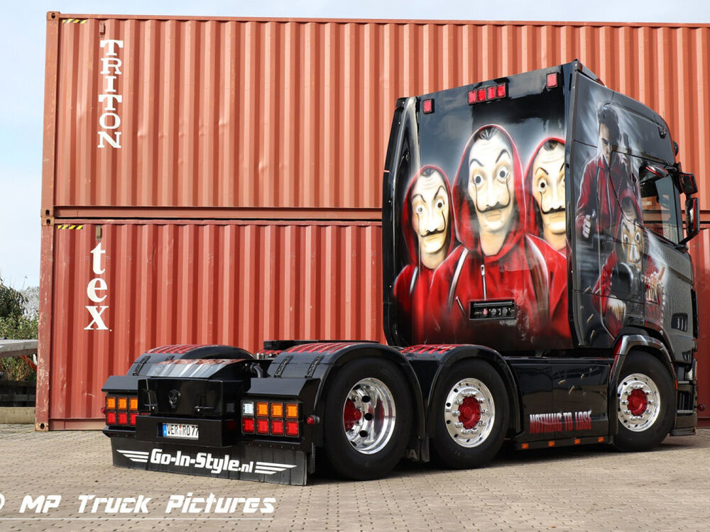 WSI WSI Scania S Highline 6x2 Oehlrich "La Casa de Papel"