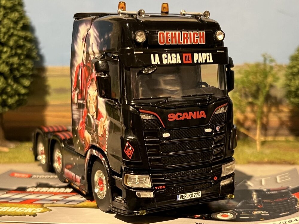 WSI WSI Scania S Highline 6x2 Oehlrich "La Casa de Papel"