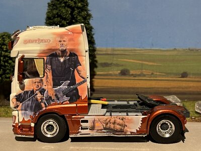 WSI WSI DAF 106XF SSC 4x2 ROLAND GRAF