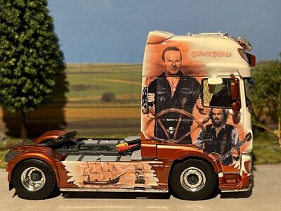 WSI WSI DAF 106XF SSC 4x2 ROLAND GRAF