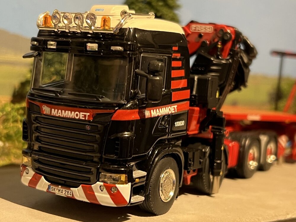 Mammoet store WSI Scania R 8x4 + 3-axle lowloader + boom part PTC MAMMOET