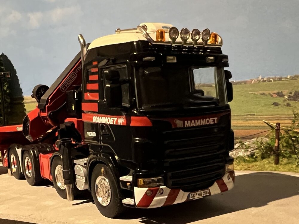 Mammoet store WSI Scania R 8x4 + 3-axle lowloader + boom part PTC MAMMOET