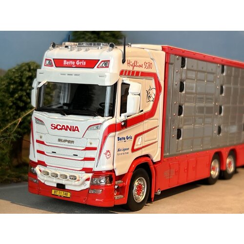 IMC IMC Scania S High roof boxed truck with 3-axle livestock trailer BETTE GRIS