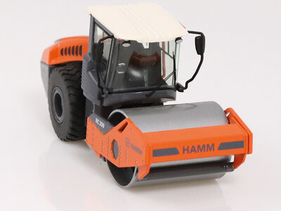 NZG NZG HAMM HC 200 compactor with smooth roller drum