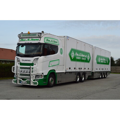 Tekno Tekno Scania Next Gen Longline rigid truck with 3-axle trailer STEEN HANSEN