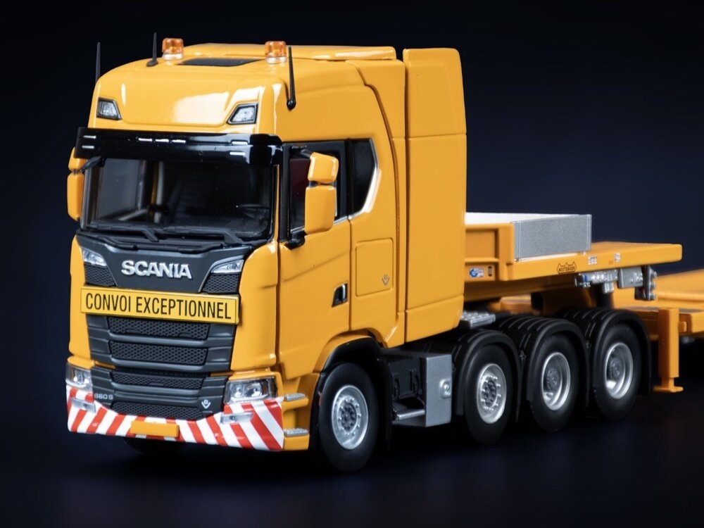 IMC IMC Scania S high roof 8x4 with 7-axle MCOS semi-lowloader YELLOW SERIES