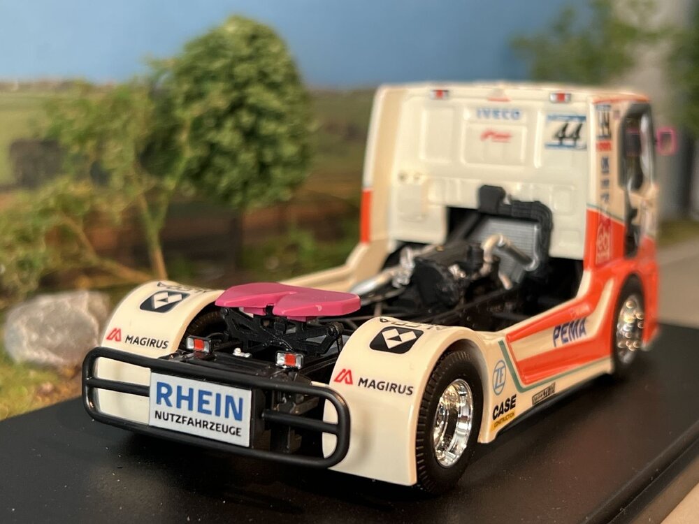 Tekno Tekno Iveco S-Way race truck HALM