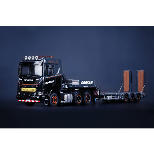 IMC IMC Scania XT Highline 6x4 with MCOS 3-axle semi lowloader DOOSAN IMC IMC Scania XT Highline 6x4 with MCOS 3-axle semi lowloader DOOSAN