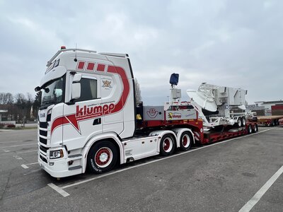 Tekno Volvo F12 Globetrotter met 3-assige koeloplegger FRODE