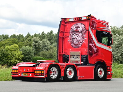 Tekno Tekno Scania Next Gen S500 Highline 6x2 met 40ft. koel container  WEEDA - VIKINGS