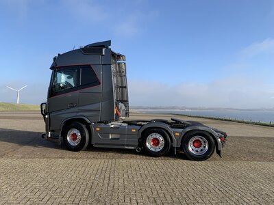 Tekno Tekno Volvo FH04 Globetrotter 6x2  F.S.C. VAN BREE TRANSPORT