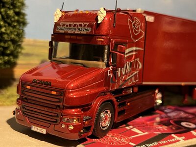 Eine Scania Torpedo V8 Miniatur?