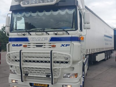 WSI WSI EXCLUSIEF DAF 95XF Super Space Cab 4x2 with 3-axle curtainside trailer TWAN BIERINGS